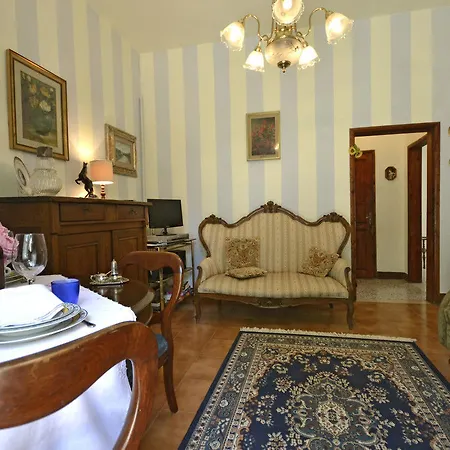 Casa Santa Lucia Lägenhet Cortona